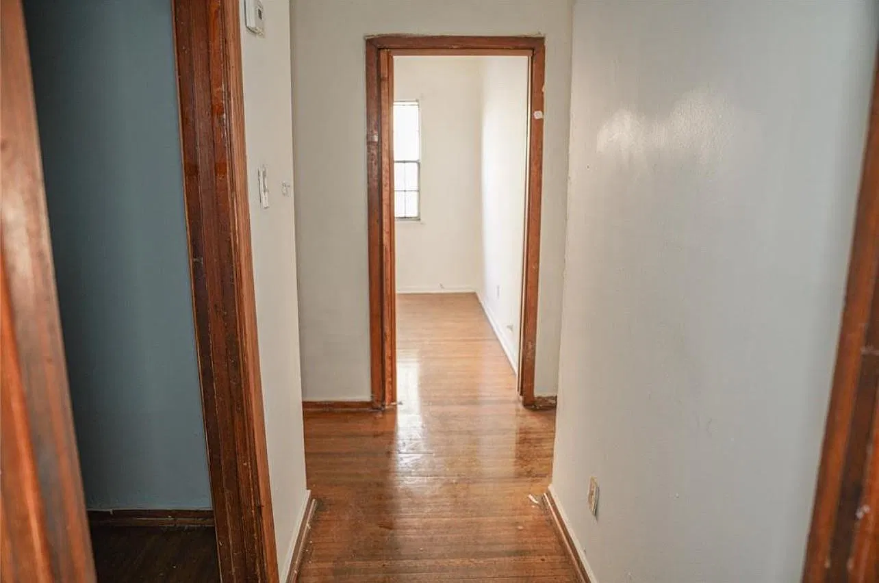 3 bed, 1.0 bath, 1023 sqft, $1,500 — Photo 3
