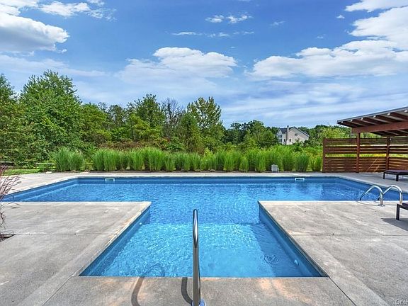 2nd image of 102 Le Fevre Ln