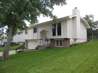 7827 Leafplum Dr, La Vista, NE 68128