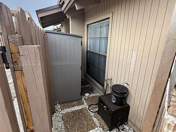 3rd image of 1925 SW 81st Ter
