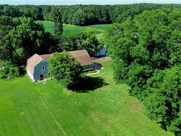 160 Outlaw Ln, Suffolk, VA 23435