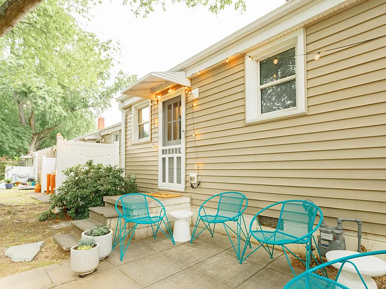 2345 Bernard St — Photo 29