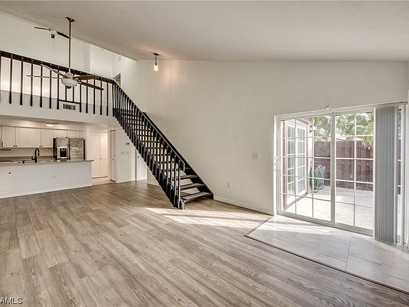 5th image of 8991 Somerset Blvd