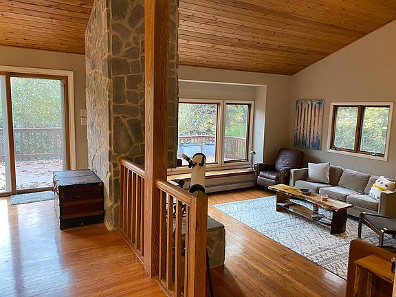 2nd image of 217 Cobble Creek Dr