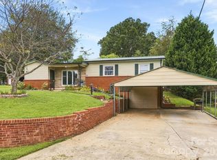 316 Hibriten Dr, Lenoir, NC 28645