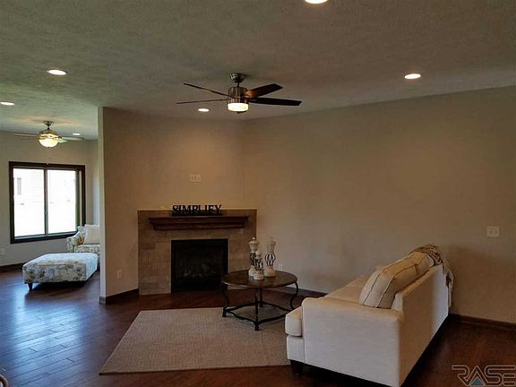 3rd image of 2516 E Tranquility St