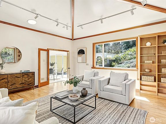 3rd image of 2209 NE 177th Street