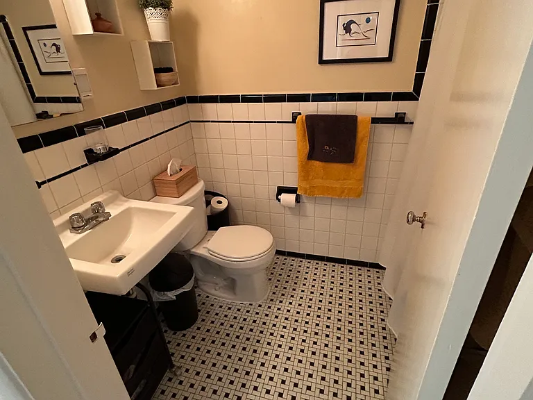 341 Whitby Ave — Photo 2