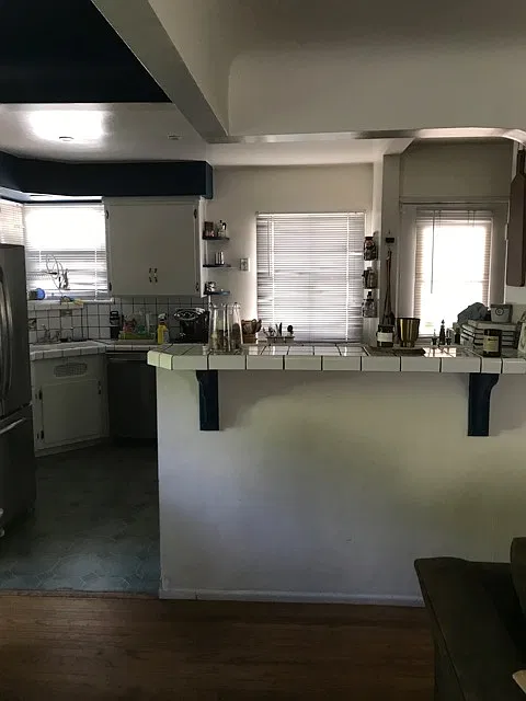 9716 Charnock Ave — Photo 2