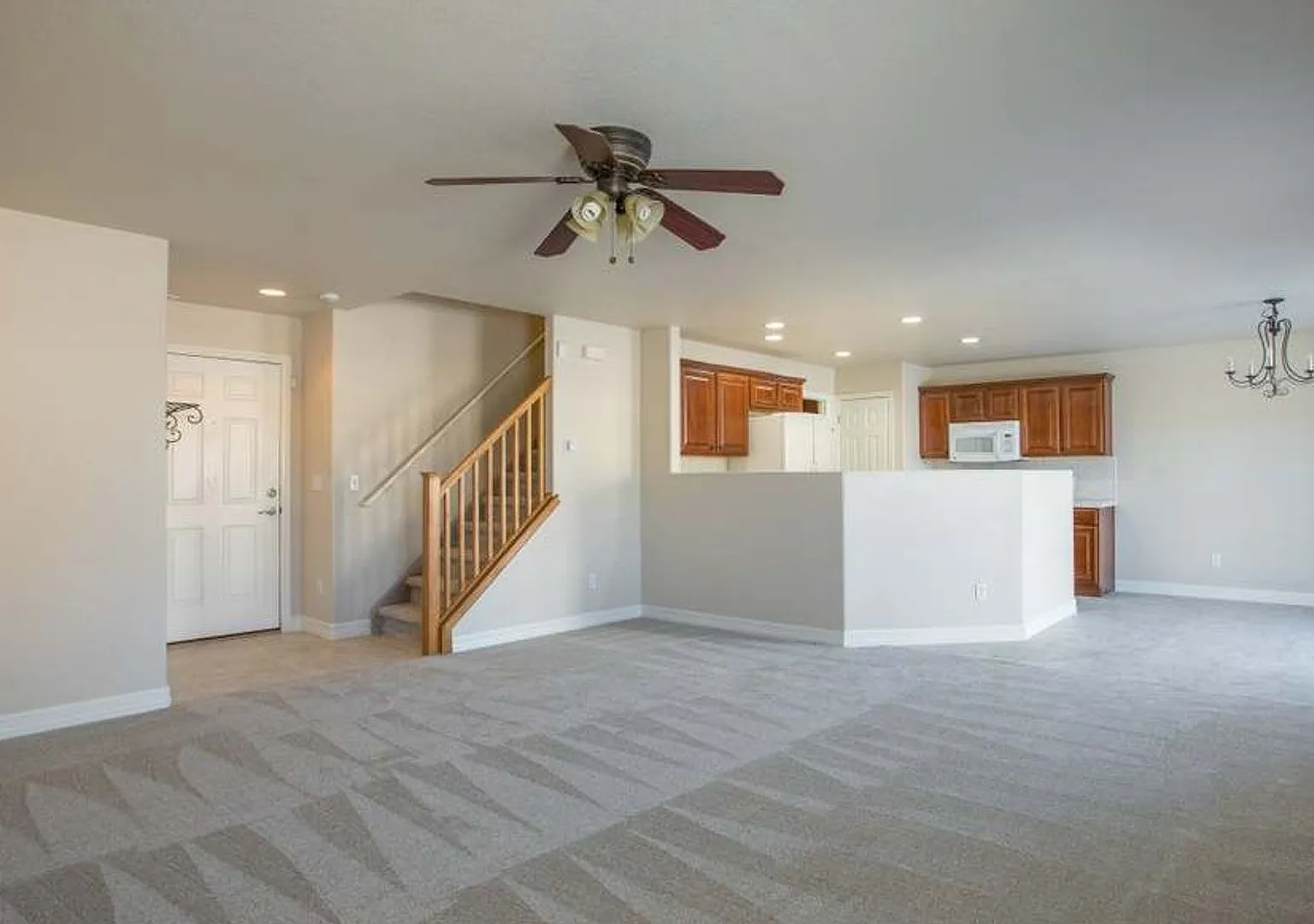 Coming Soon! 3 BR/2.5BA | Newly Renovated Single Family Home | 1-Car Covered Parking | Gated back... — Photo 4