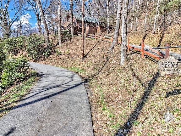 3rd image of 80 Hidden Falls Rd