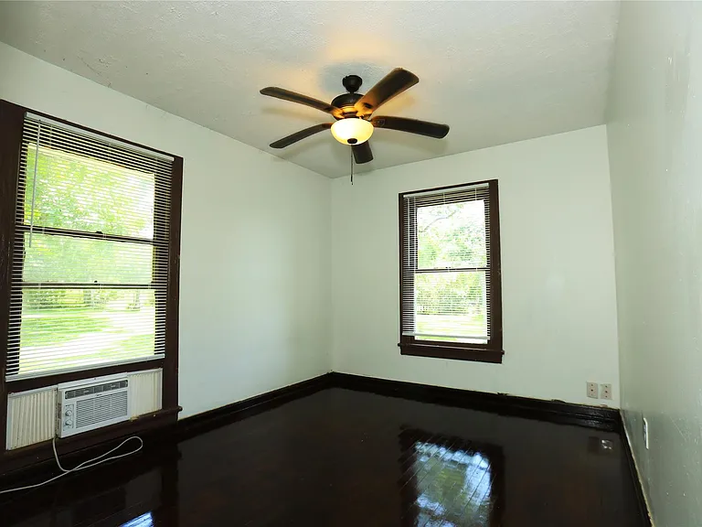302 Circle Way — Photo 8