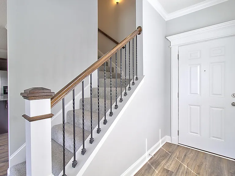 554 Fairview Cir — Photo 16