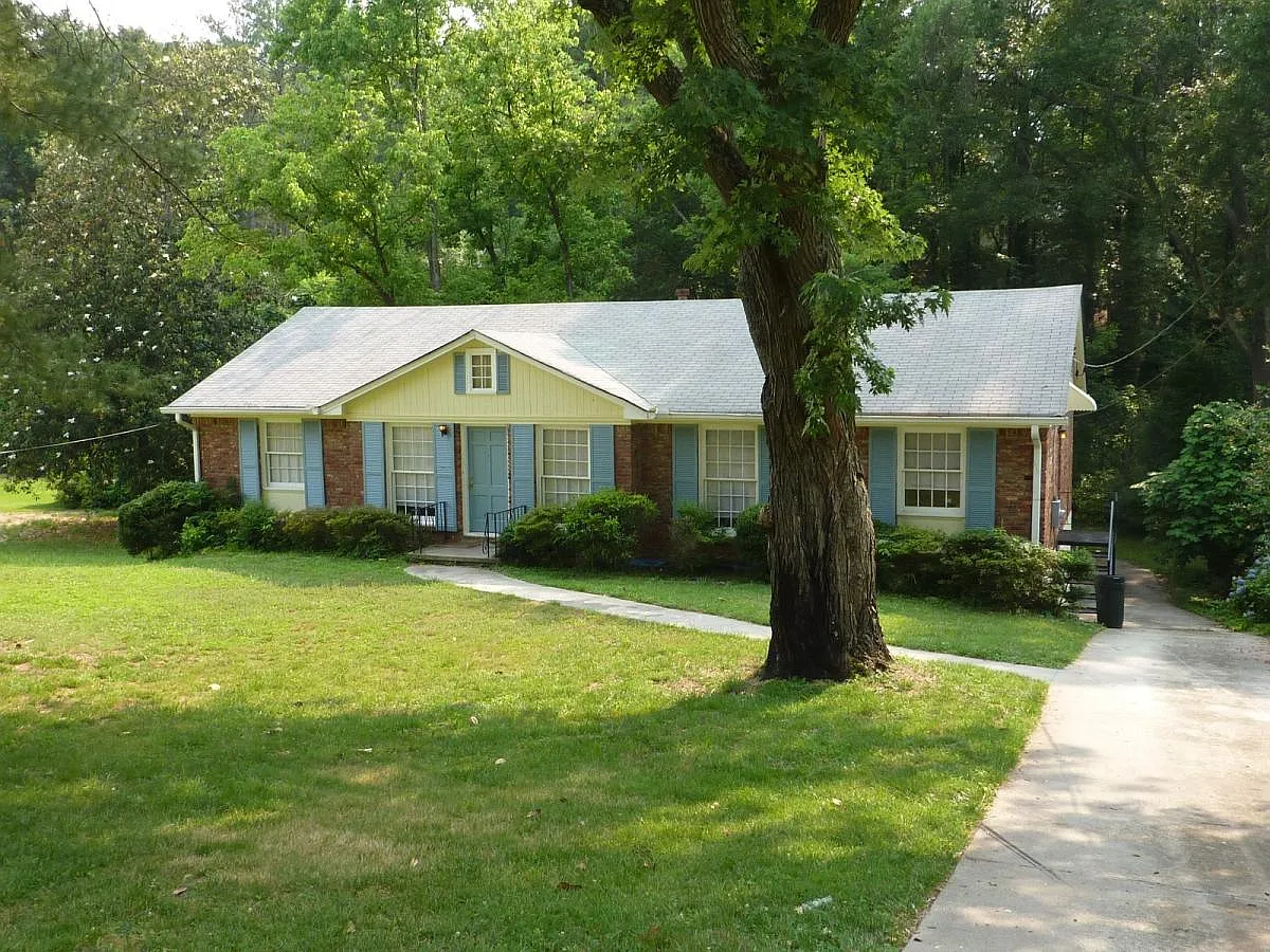 Building Photo - 613 Densley Dr