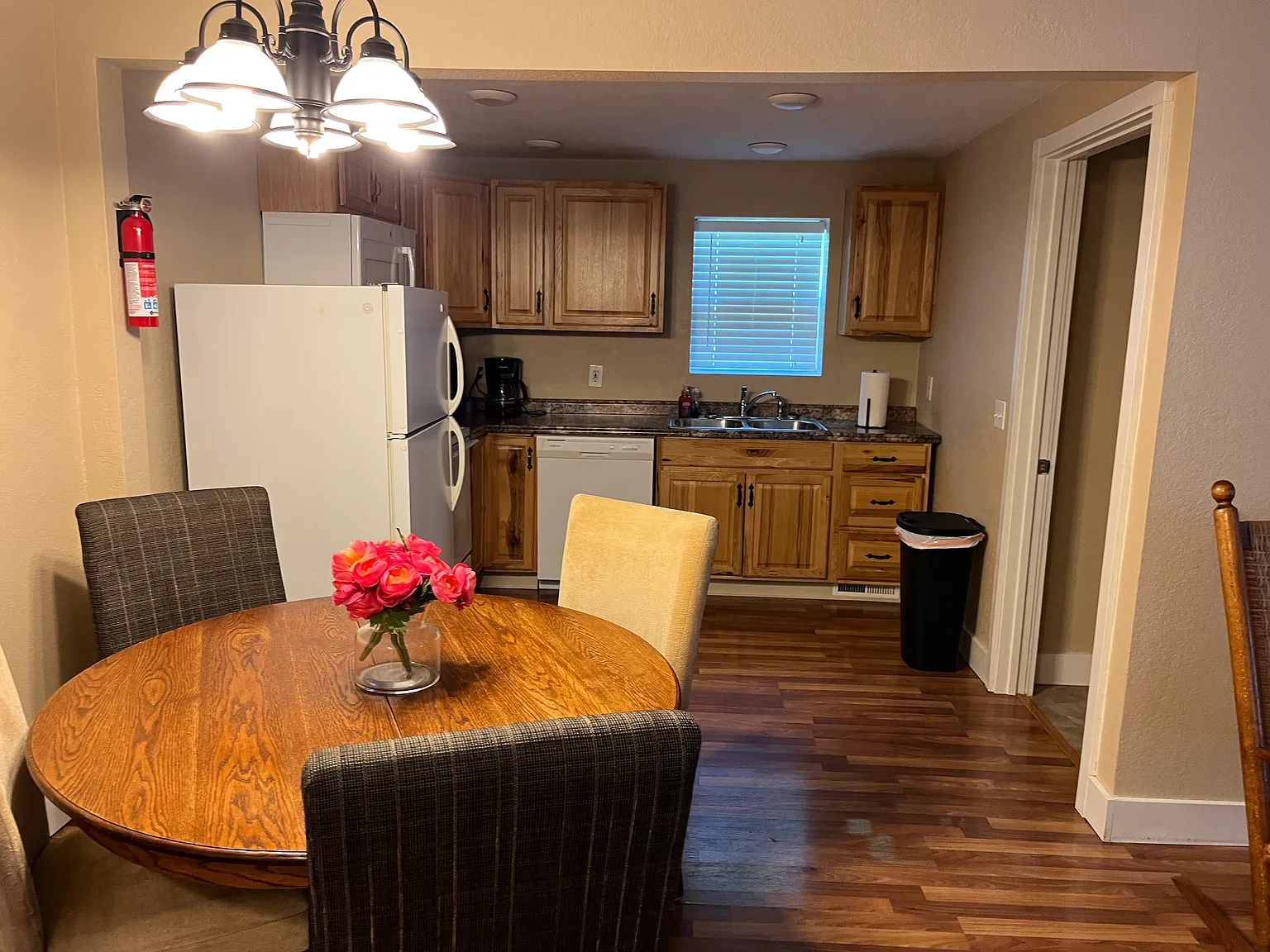 2 bed, 925 sqft, $2,500 — Photo 2