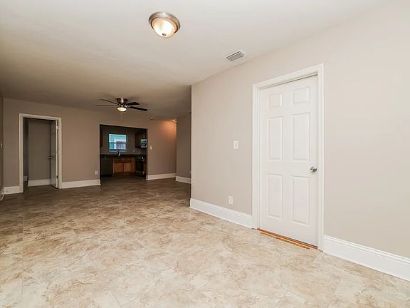 4th image of 3810 N Clearfield Ave