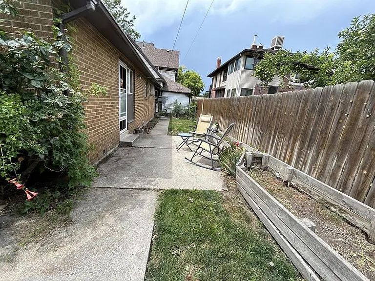 909 E Browning Ave #C — Photo 13