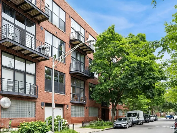 2210 W Wabansia Ave APT 301, Chicago, IL 60647