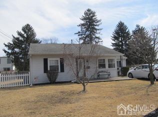 310 Seneca Ave, Middlesex, NJ 08846