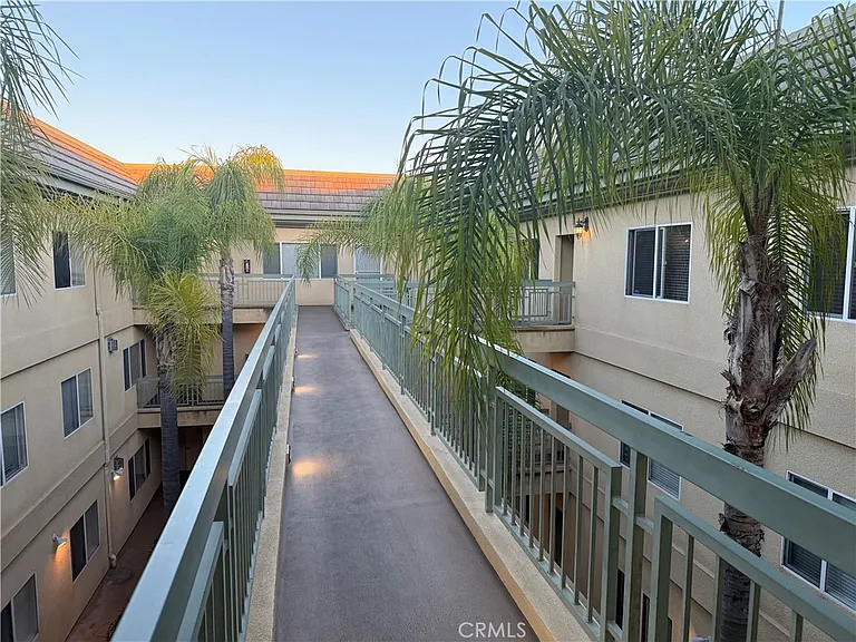 620 E Palm #302 — Photo 29