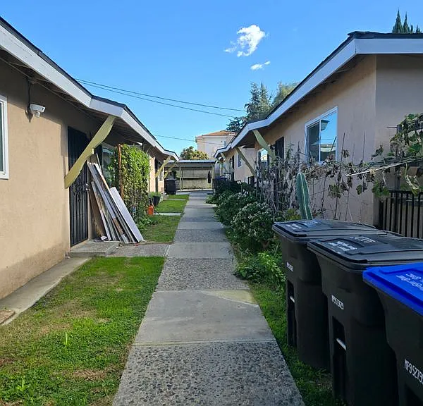 500 Everett Ave #D — Photo 6