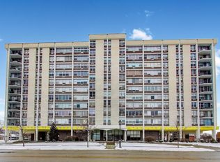 33 N Main St APT 3C, Lombard, IL 60148