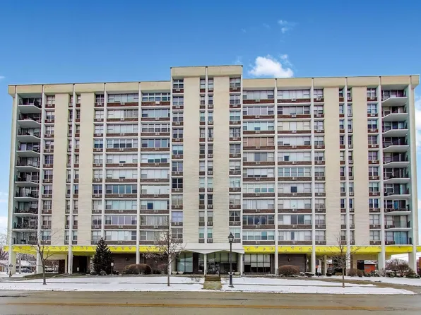 33 N Main St APT 3C, Lombard, IL 60148