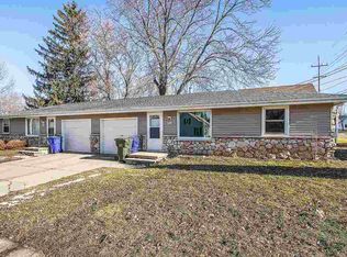 910 Brill Rd, Kaukauna, WI 54130