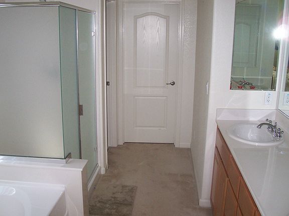 Large Master Bath with walk in closet
