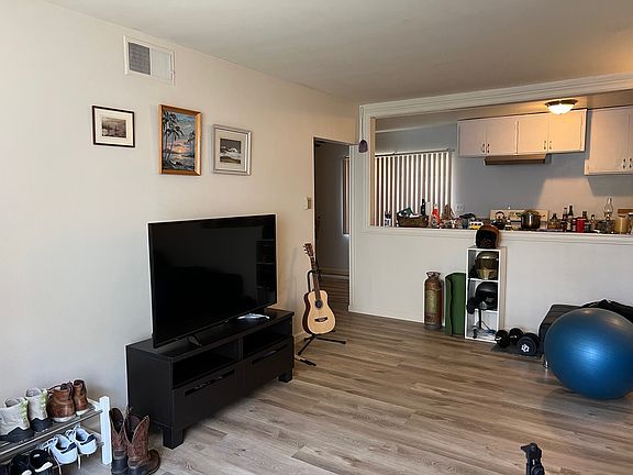 Tv and internet included in rent