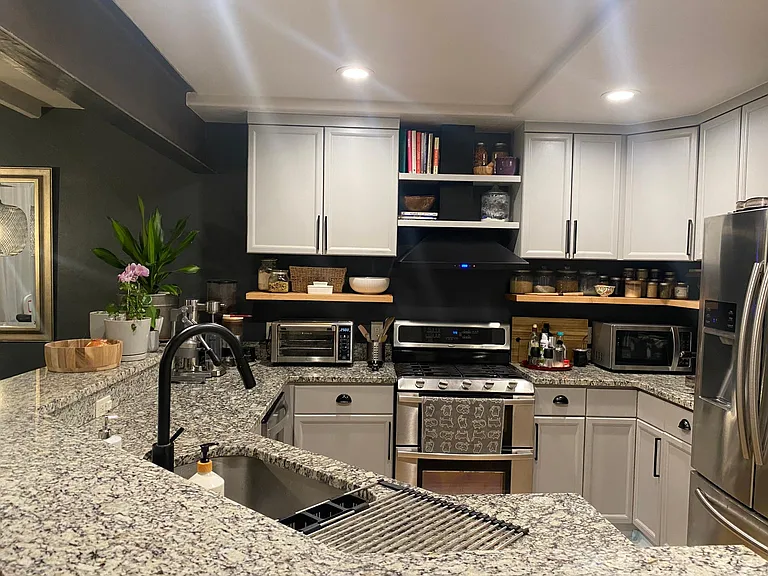 1000 Imperial Dr — Photo 4