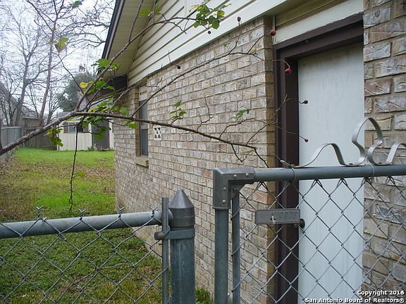 4th image of 6427 Balky Dr
