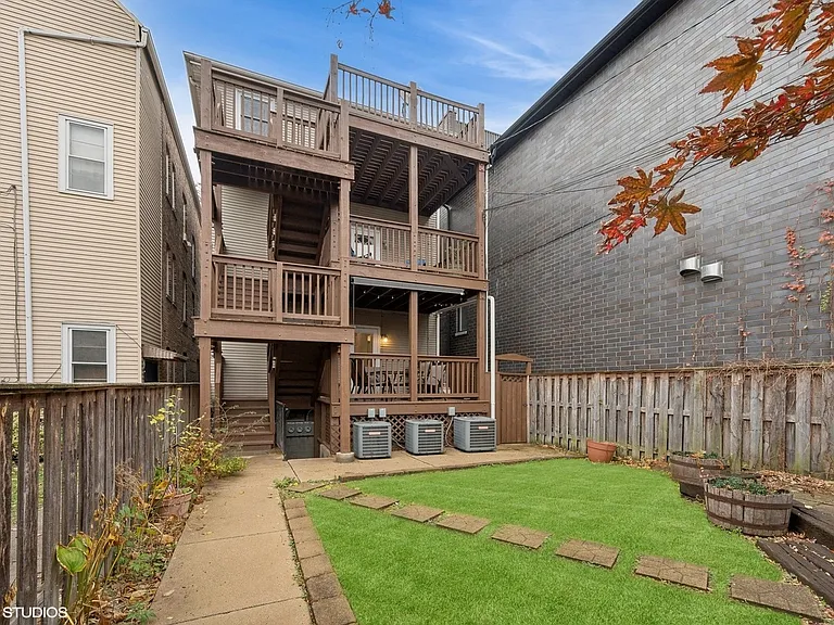 1926 N Hermitage Ave #1 — Photo 9