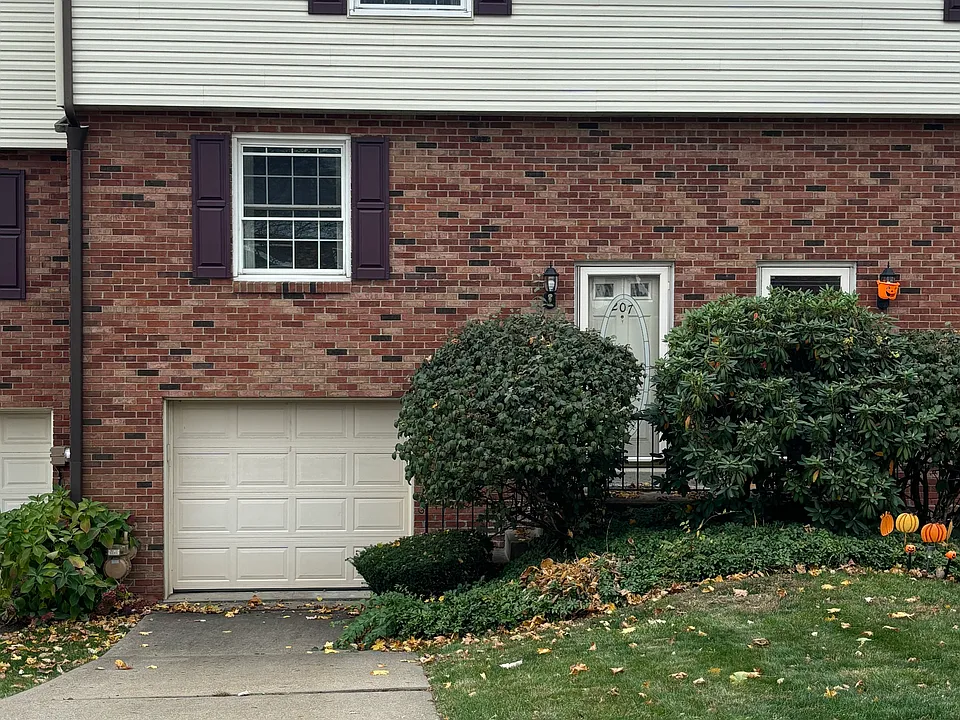 207 Parkridge Ln