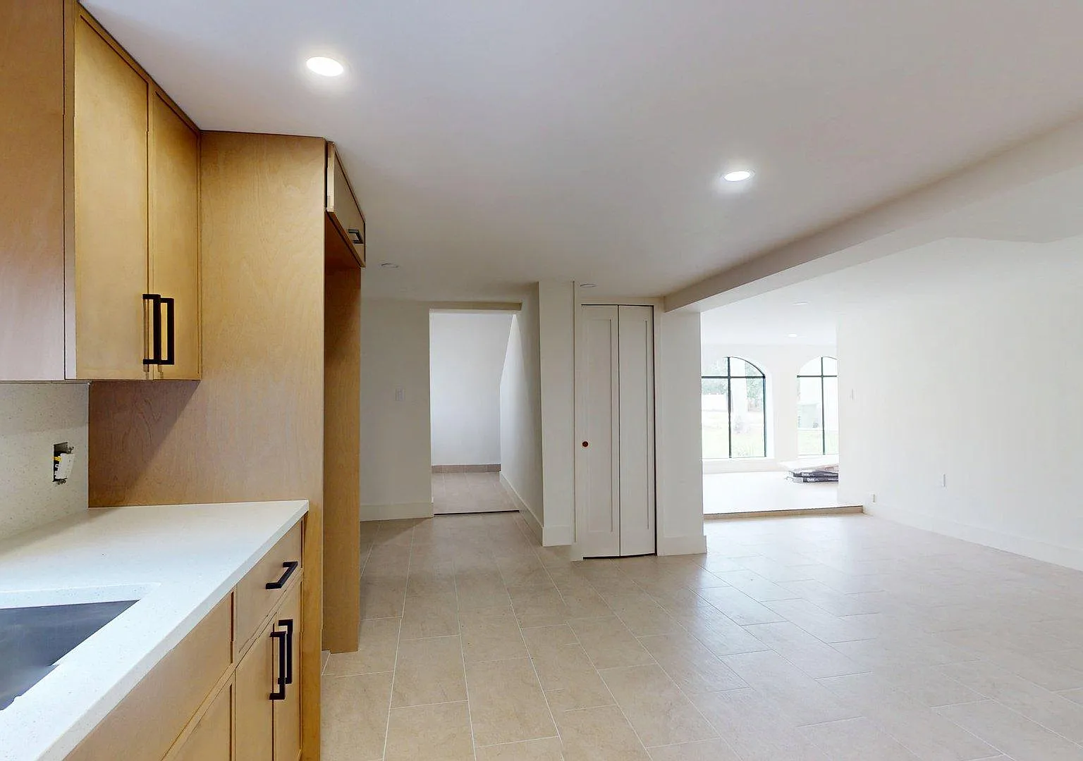 2 bed, 1060 sqft, $2,300 — Photo 3
