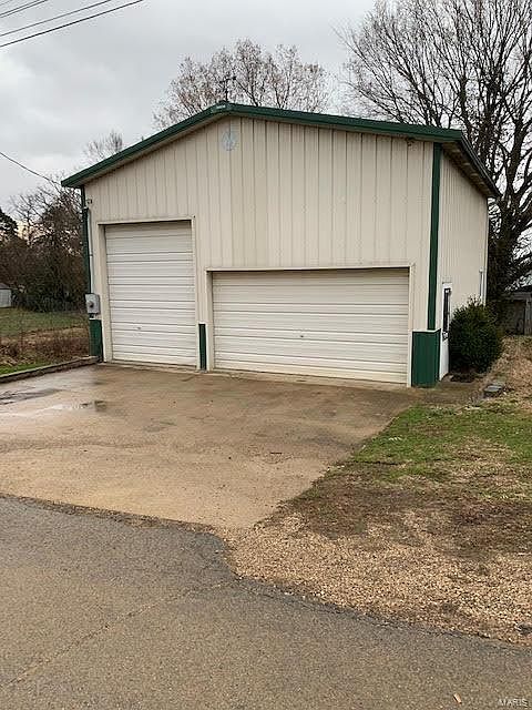 1st image of 22 Ash St