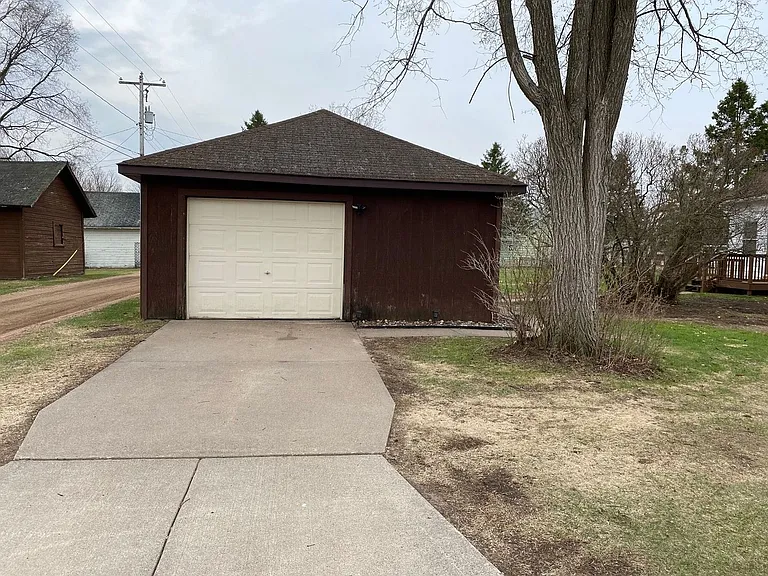 1509 Division St — Photo 25