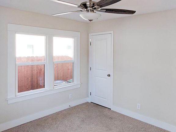 5th image of 422 S Grevillea Ave