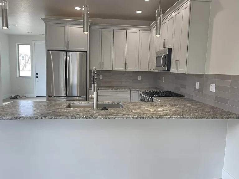 403 Alabama St #B — Photo 12