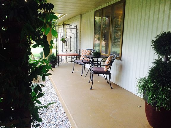 3rd image of 113 Kerry Hill Dr
