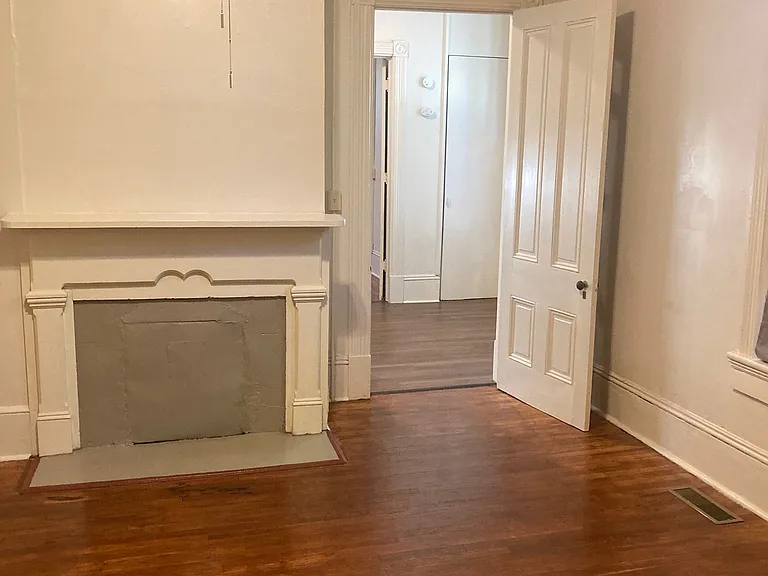 327 Oglethorpe Ave #1 — Photo 6