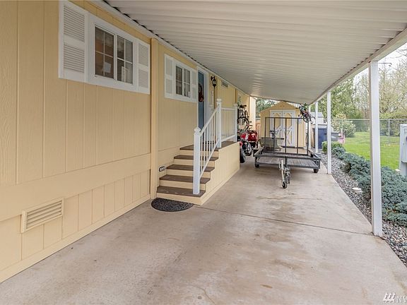3rd image of 202 Noble Fir Cir
