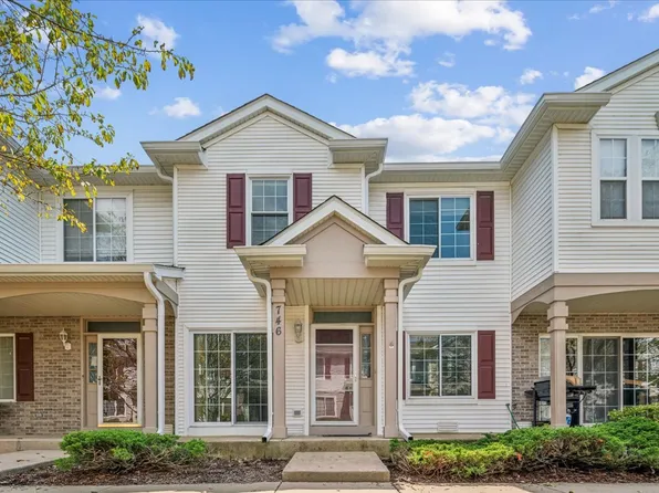 746 County Line Rd, Aurora, IL 60502