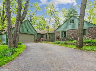 16 East Rd, Dune Acres, IN 46304