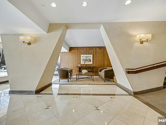 2nd image of 4 Horizon Rd #G5