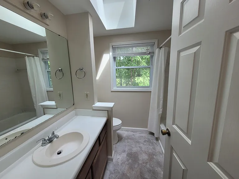 104 Corgy Dr — Photo 21