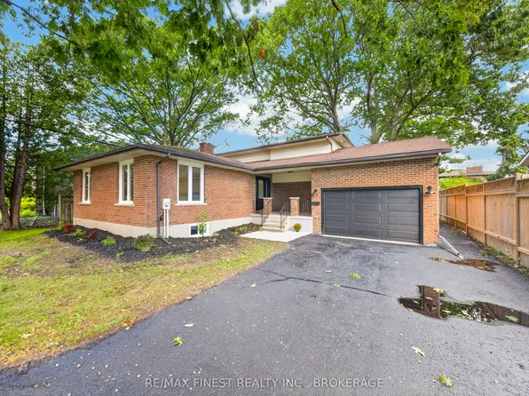 530 Roosevelt Dr, Kingston, ON K7M 4B1