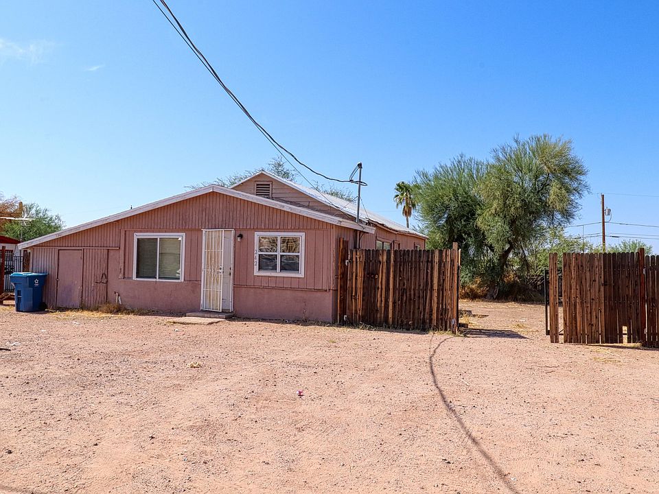 2nd image of 242 S Main Dr