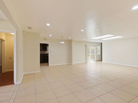 5th image of 15424 Mayall St