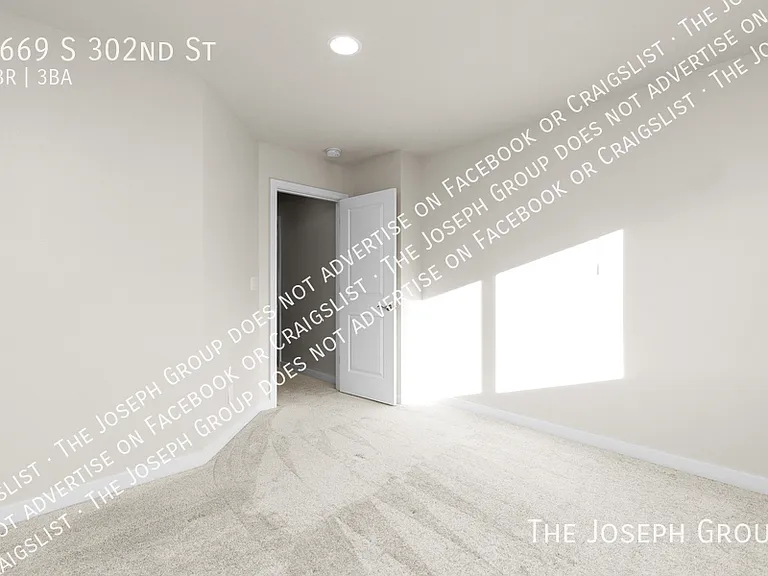5669 S 302nd St — Photo 34